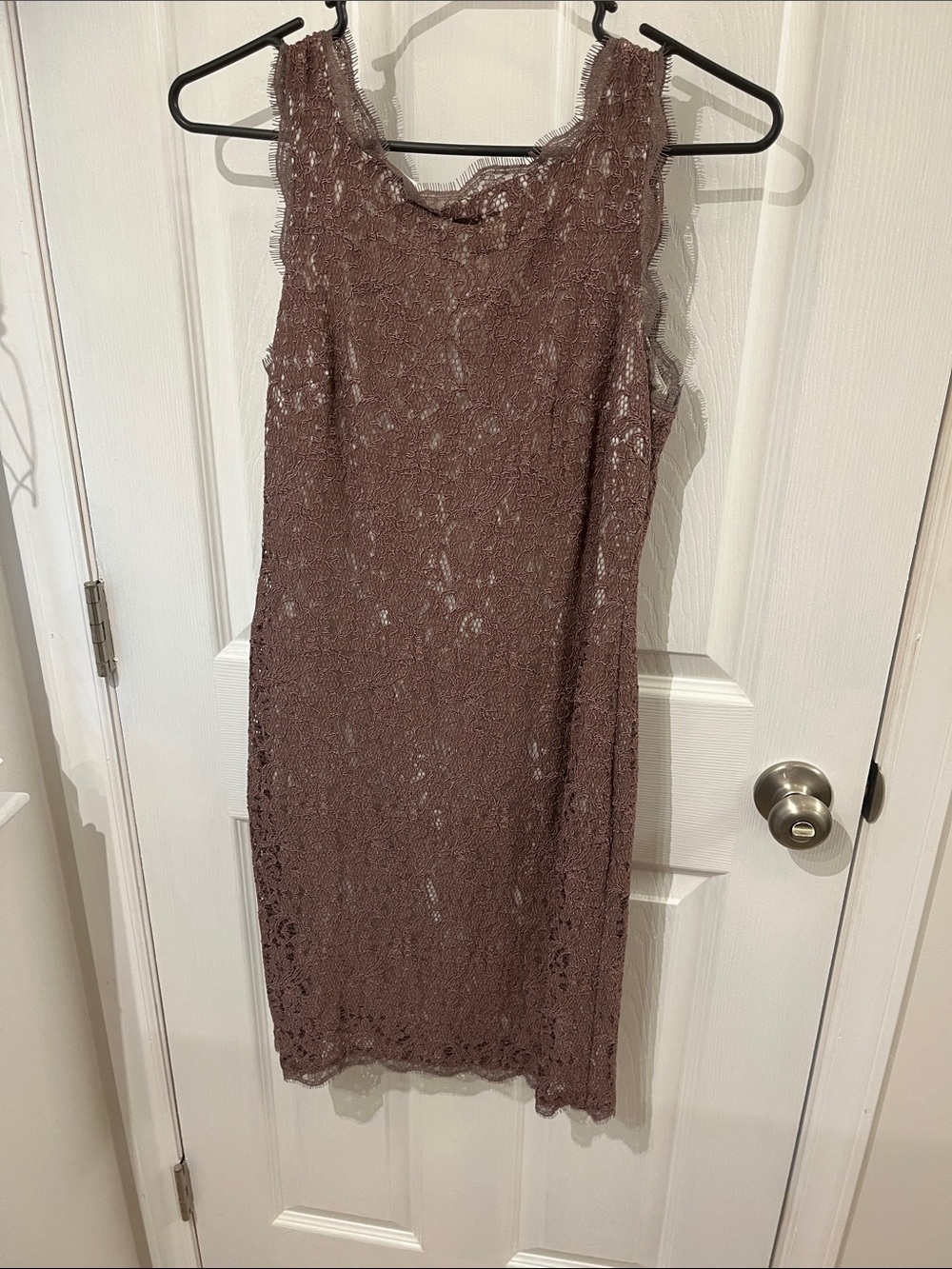 Adrianna Papell Sleeveless Lace Midi Dress in Mauve Brown